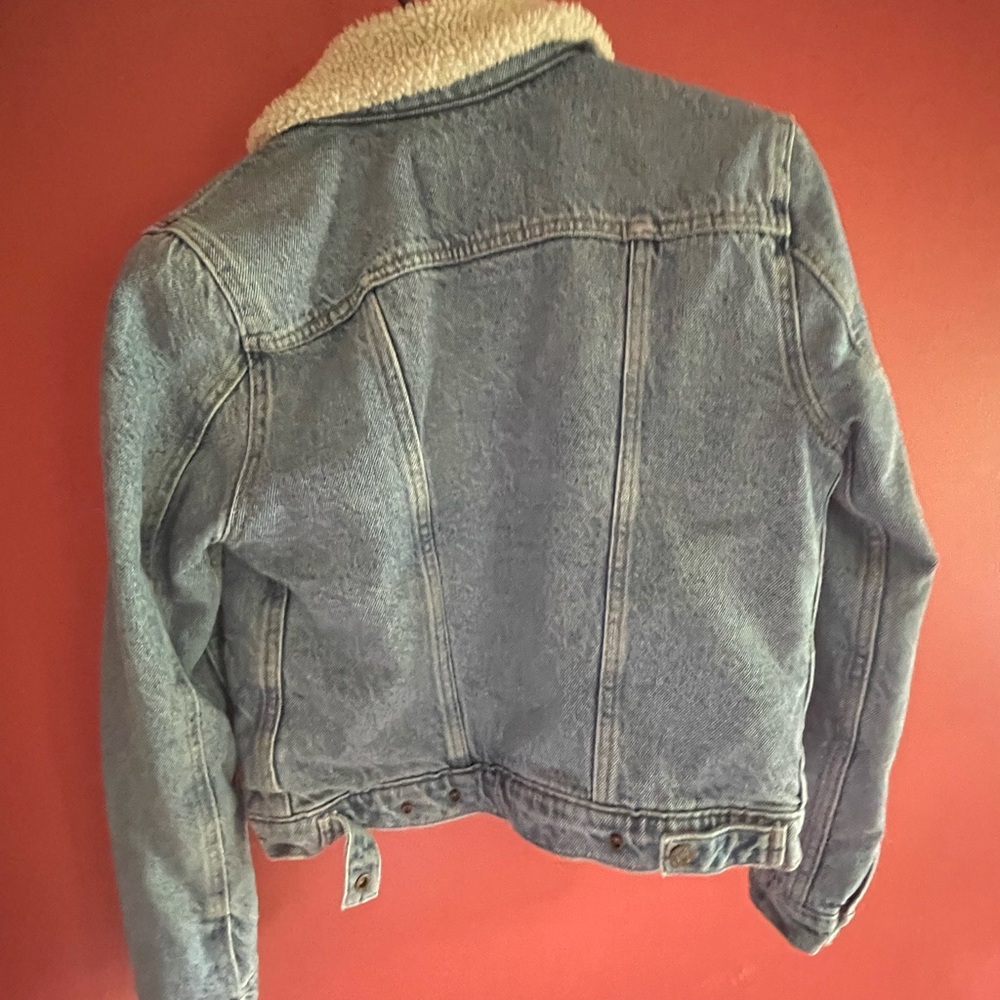 Levi blue jean fluffy inside jacket - Picture 2 of 2